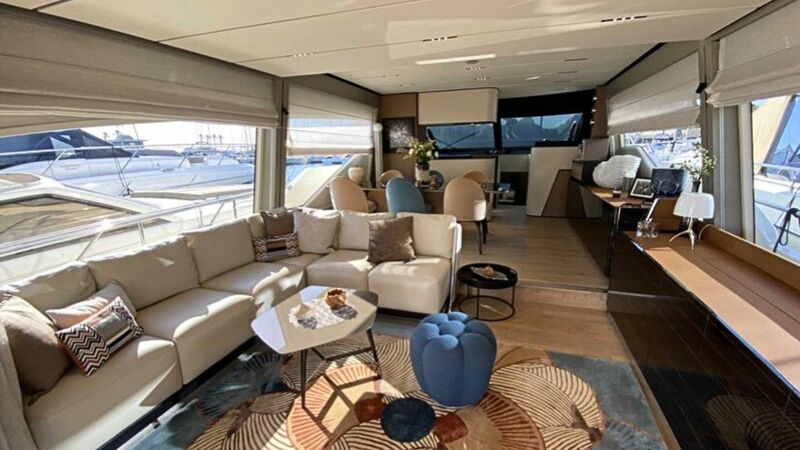 FERRETTI 720